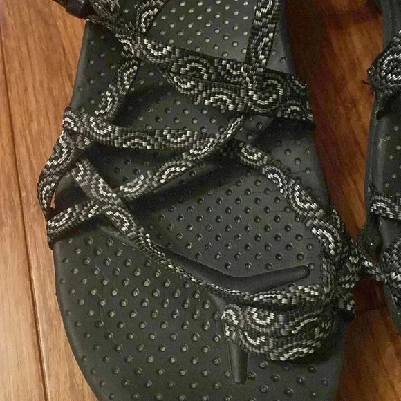 Skechers outdoor lifestyle women’s sandal - size 9 - black/white  -  buckle - Picture 3 of 9